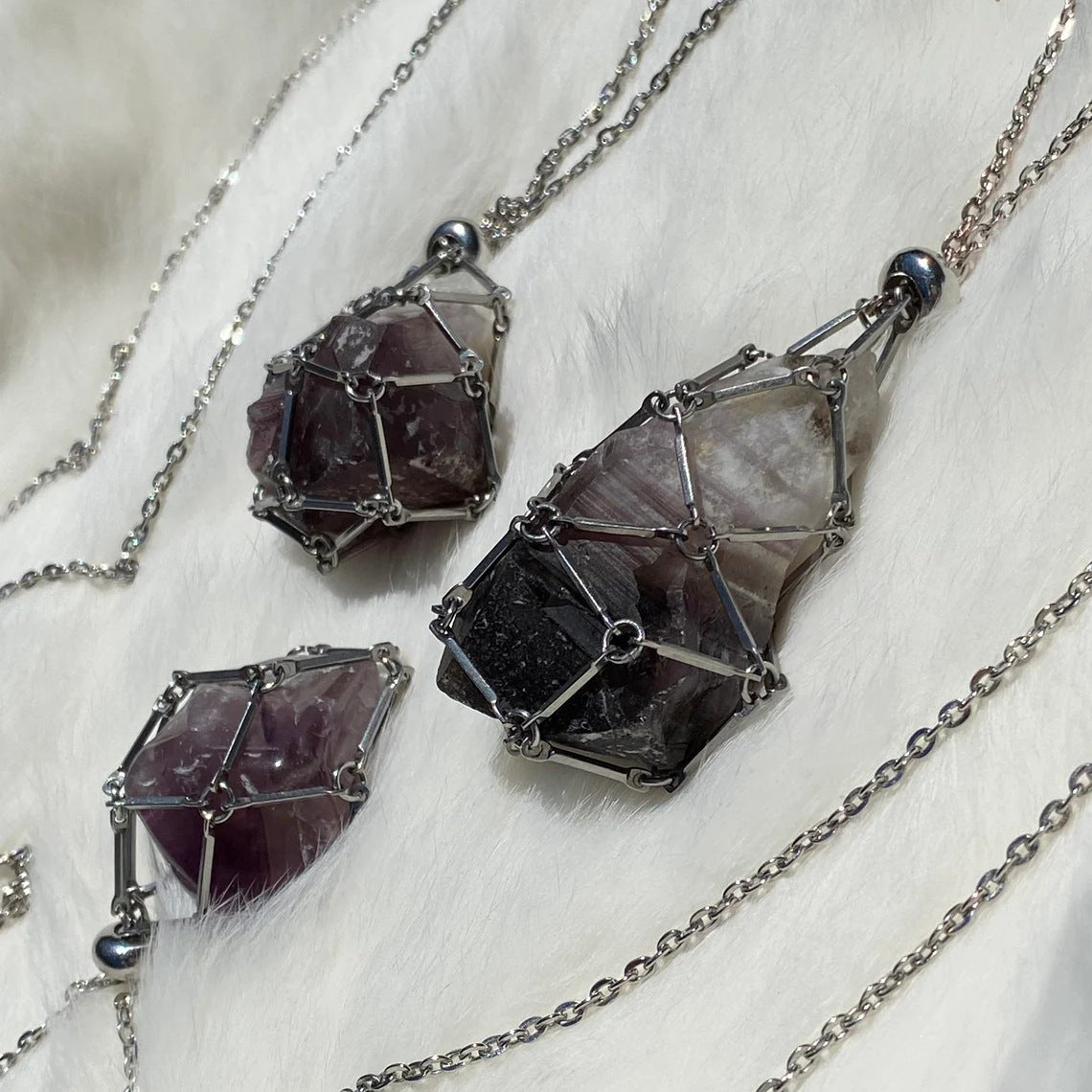 Natural Crystal Vine Diamond-Drop Pendant Necklace (Niche Design)